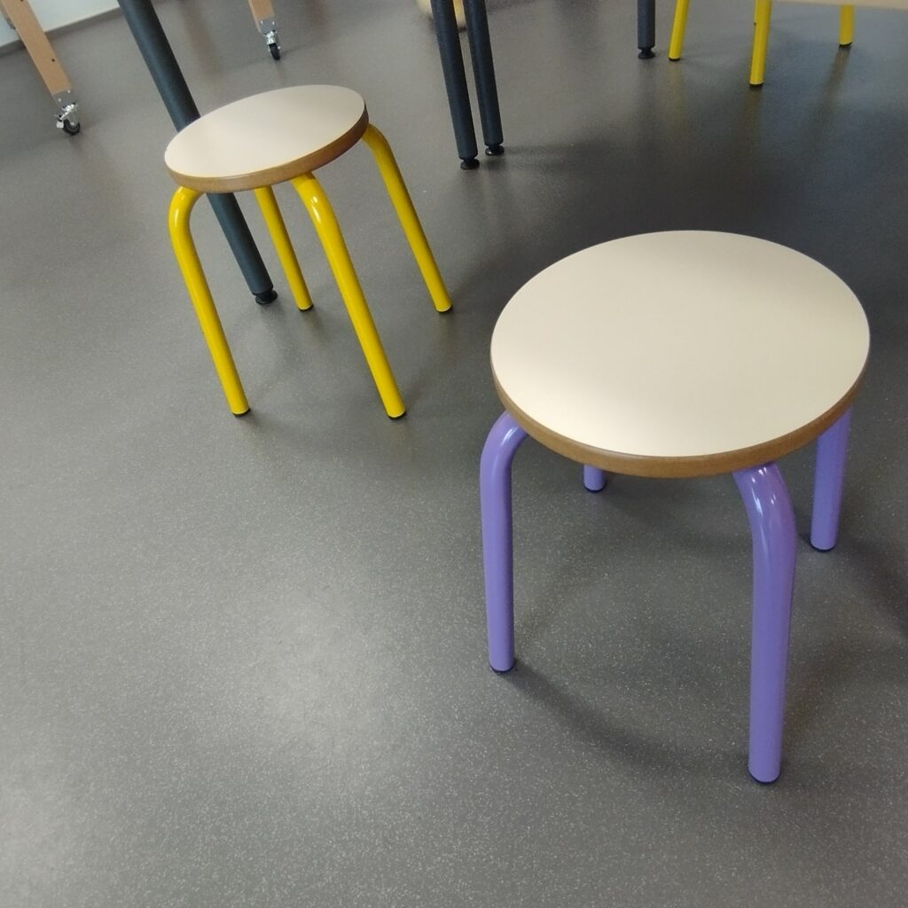 Des tabourets plein de peps